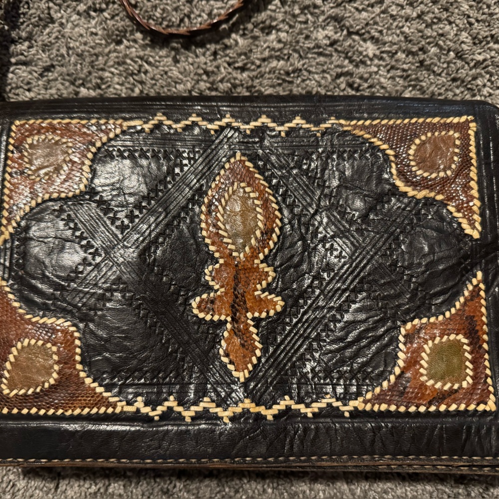 Vintage Western Style Elegant Black and Brown Leather Bag
